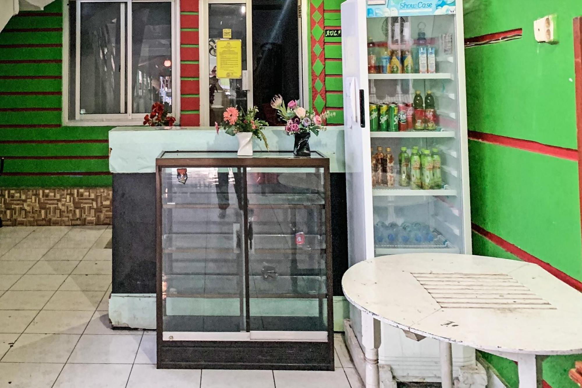 Oyo 91757 Surya Hotelneartaman Anggrek Pkk Watansoppeng Lalabata Exterior foto