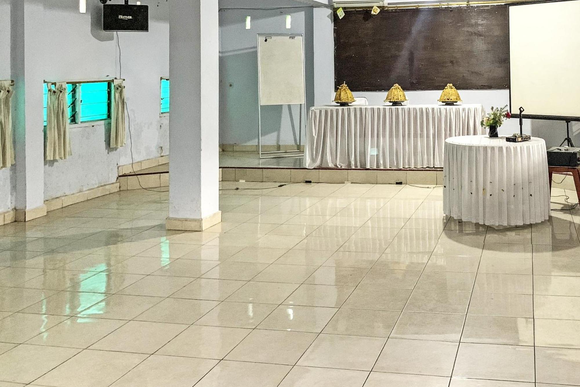 Oyo 91757 Surya Hotelneartaman Anggrek Pkk Watansoppeng Lalabata Exterior foto