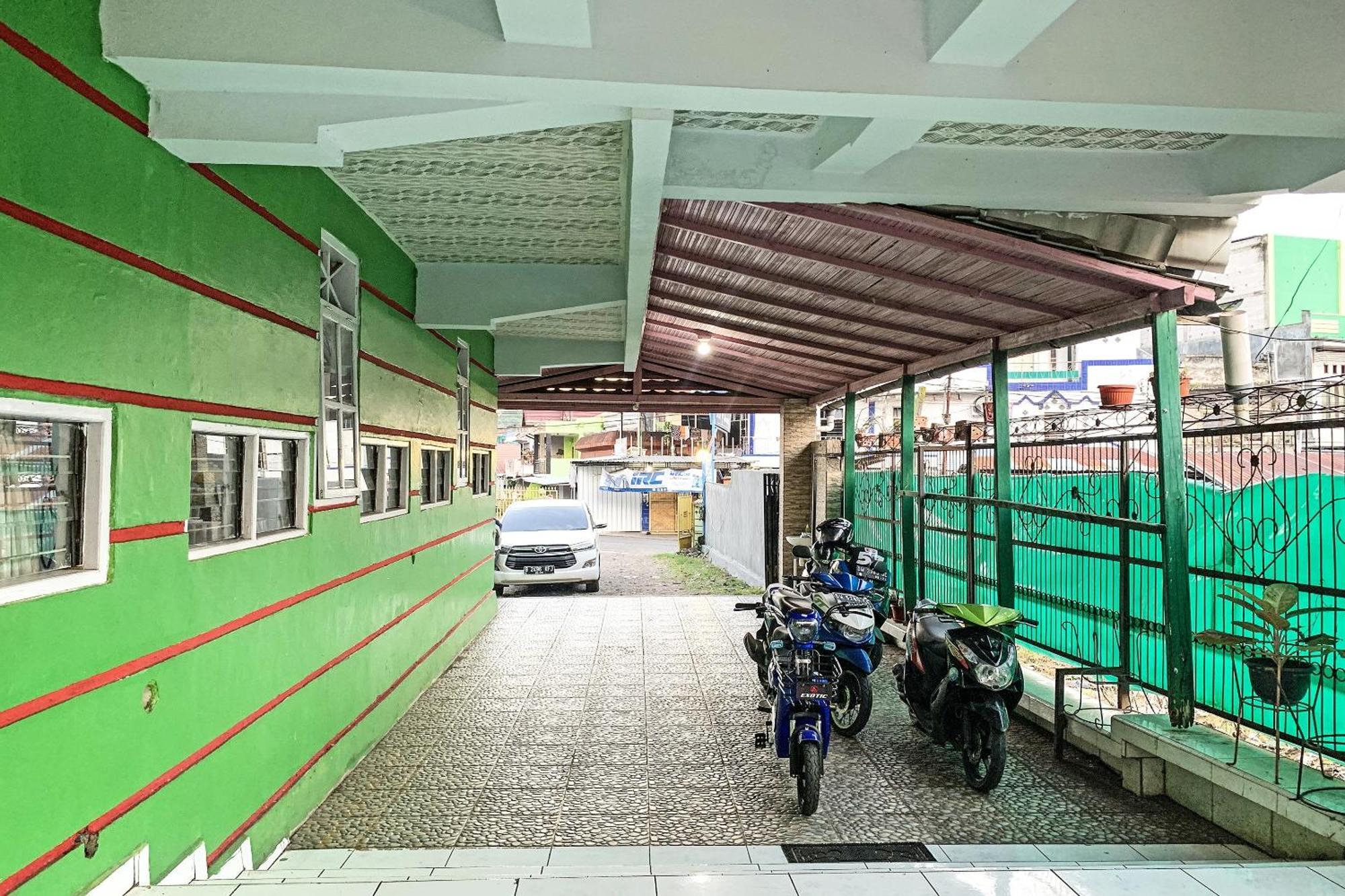 Oyo 91757 Surya Hotelneartaman Anggrek Pkk Watansoppeng Lalabata Exterior foto