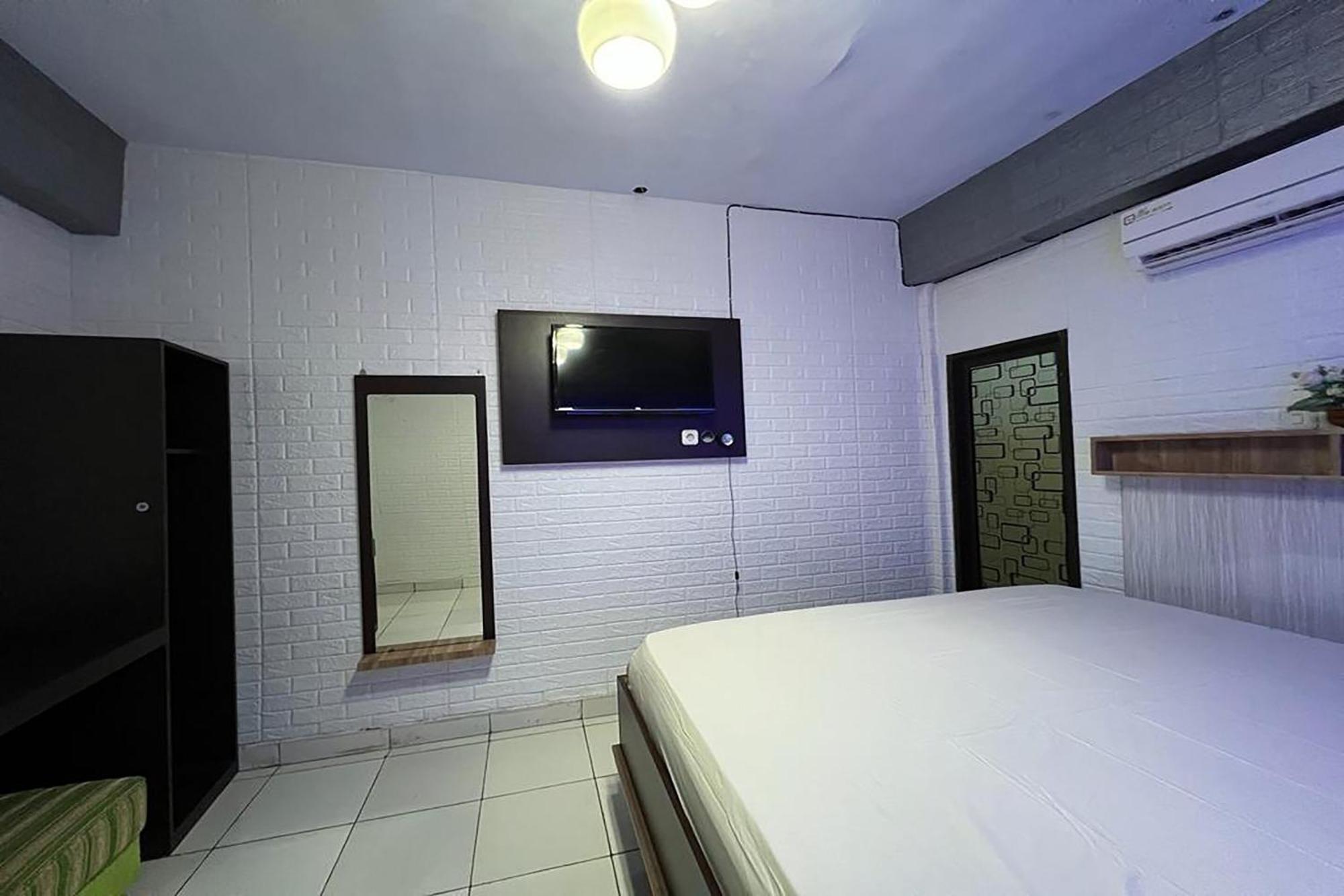 Oyo 91757 Surya Hotelneartaman Anggrek Pkk Watansoppeng Lalabata Exterior foto